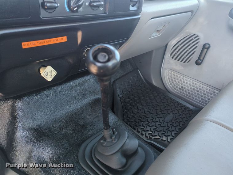 image for item MX9359 2000 Ford F650 Super Duty  utility / service truck