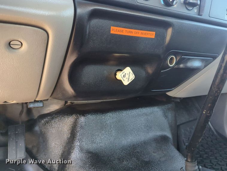 image for item MX9359 2000 Ford F650 Super Duty  utility / service truck