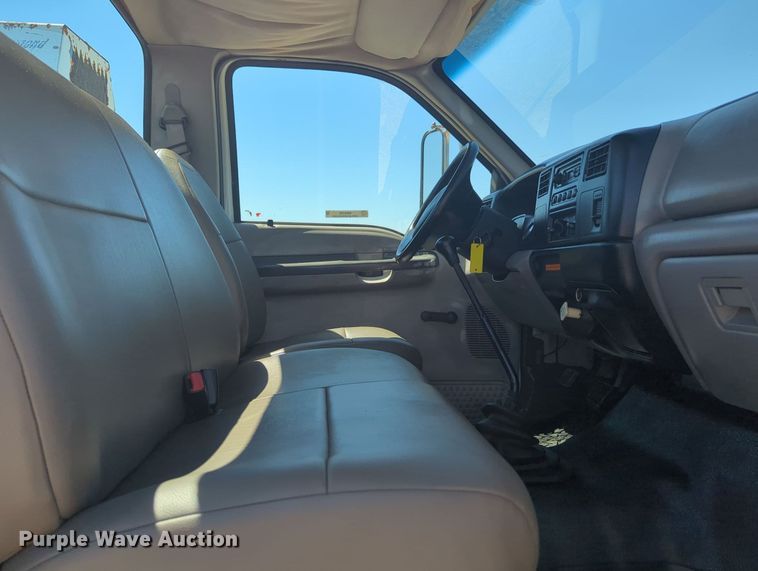 image for item MX9359 2000 Ford F650 Super Duty  utility / service truck