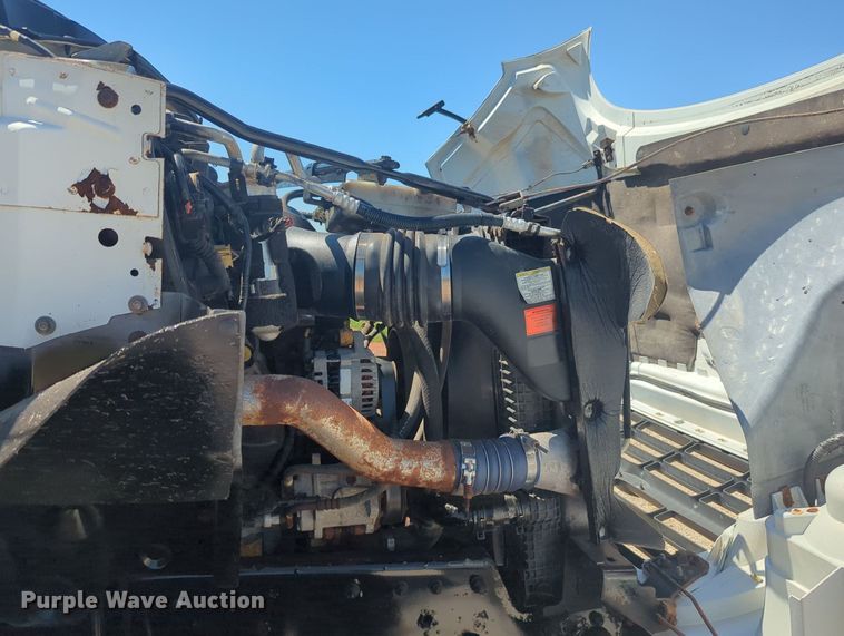 image for item MX9359 2000 Ford F650 Super Duty  utility / service truck