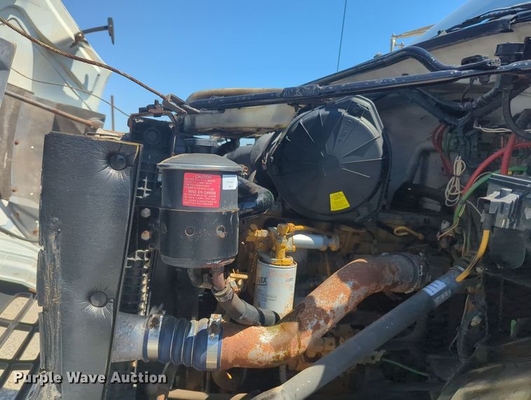 image for item MX9359 2000 Ford F650 Super Duty  utility / service truck