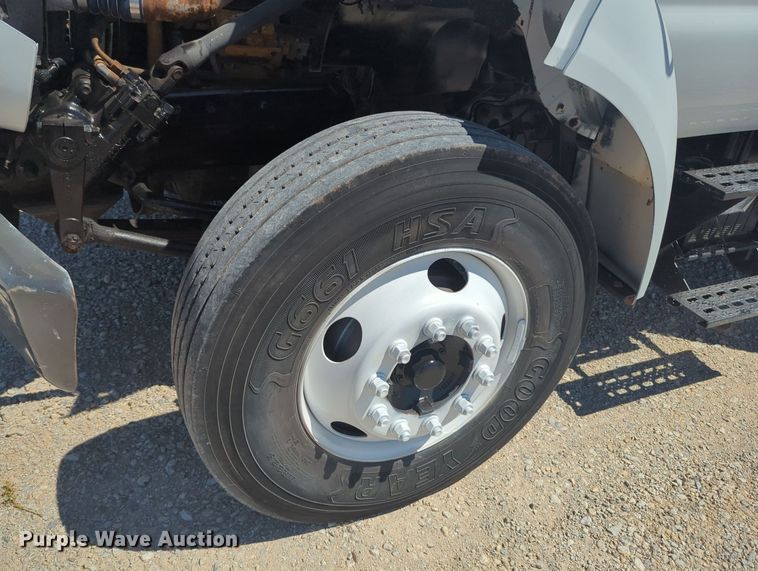 image for item MX9359 2000 Ford F650 Super Duty  utility / service truck