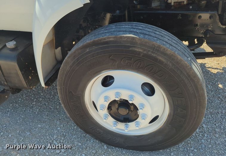 image for item MX9359 2000 Ford F650 Super Duty  utility / service truck