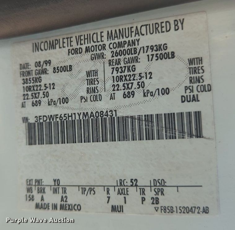 image for item MX9359 2000 Ford F650 Super Duty  utility / service truck