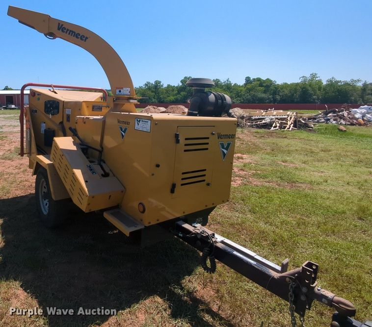 image for item MY9905 2010 Vermeer BC1000XL  wood chipper