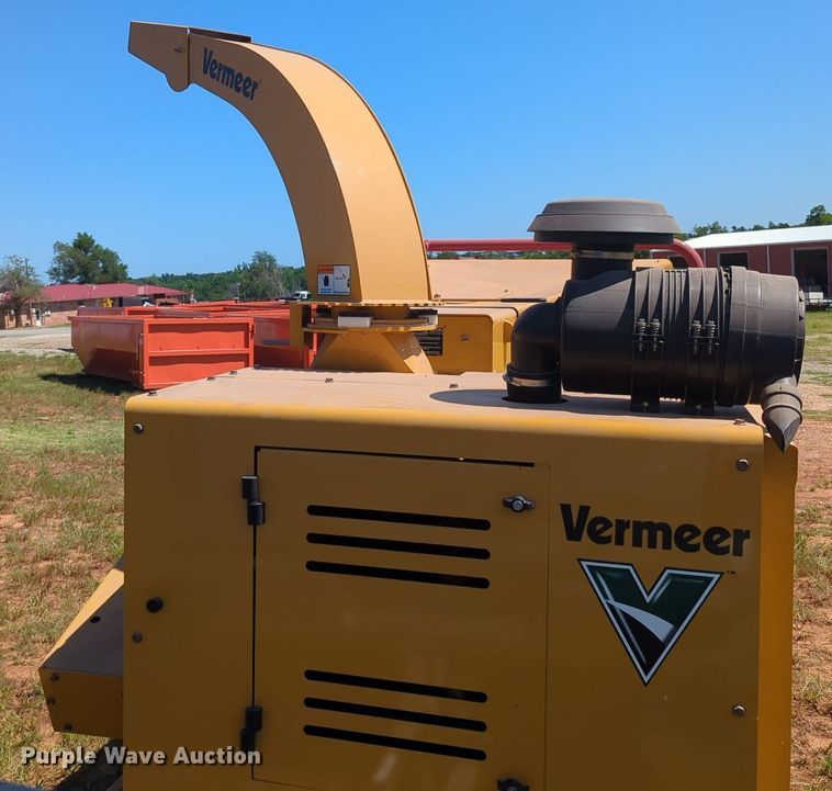 image for item MY9905 2010 Vermeer BC1000XL  wood chipper