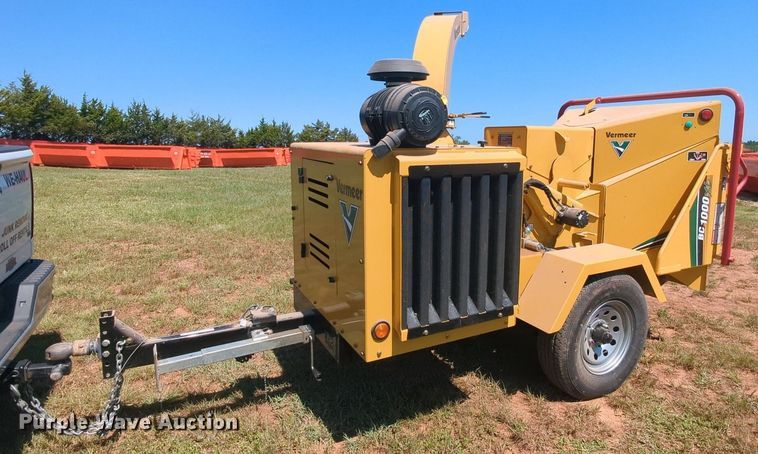 image for item MY9905 2010 Vermeer BC1000XL  wood chipper