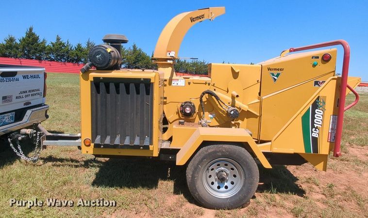 image for item MY9905 2010 Vermeer BC1000XL  wood chipper