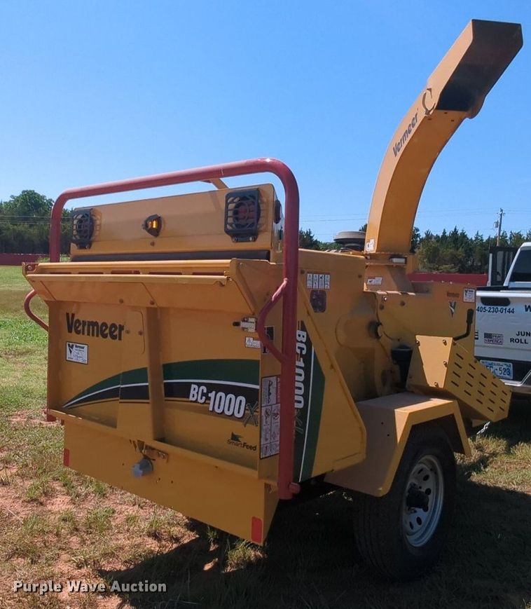 image for item MY9905 2010 Vermeer BC1000XL  wood chipper