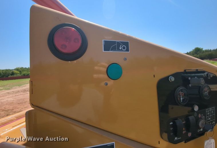 image for item MY9905 2010 Vermeer BC1000XL  wood chipper