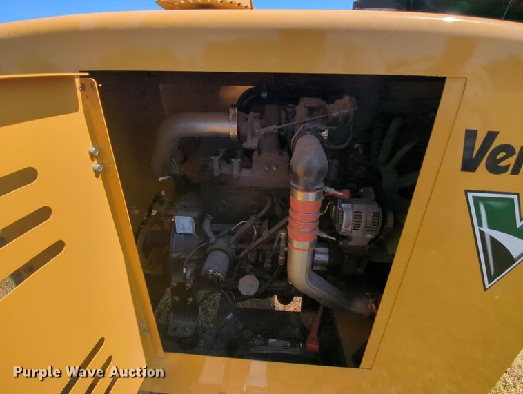 image for item MY9905 2010 Vermeer BC1000XL  wood chipper