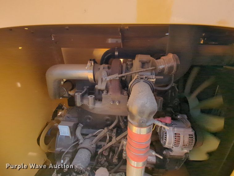 image for item MY9905 2010 Vermeer BC1000XL  wood chipper