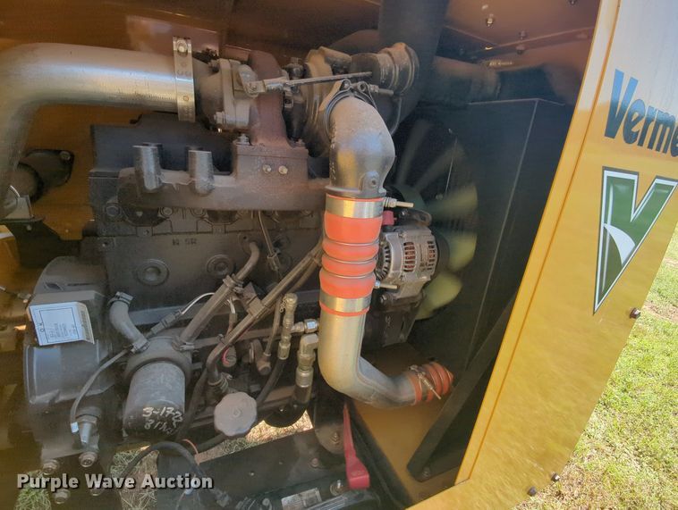 image for item MY9905 2010 Vermeer BC1000XL  wood chipper