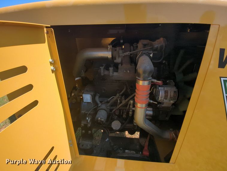 image for item MY9905 2010 Vermeer BC1000XL  wood chipper