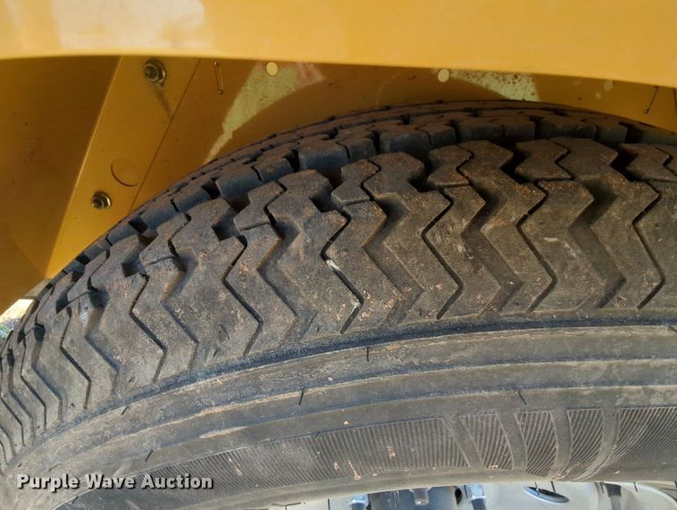 image for item MY9905 2010 Vermeer BC1000XL  wood chipper