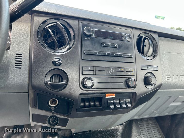 image for item NL9395 2011 Ford F550 Super Duty  utility / service truck