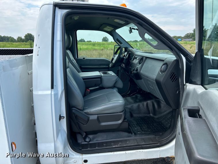 image for item NL9395 2011 Ford F550 Super Duty  utility / service truck