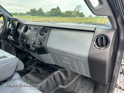 image for item NL9395 2011 Ford F550 Super Duty  utility / service truck