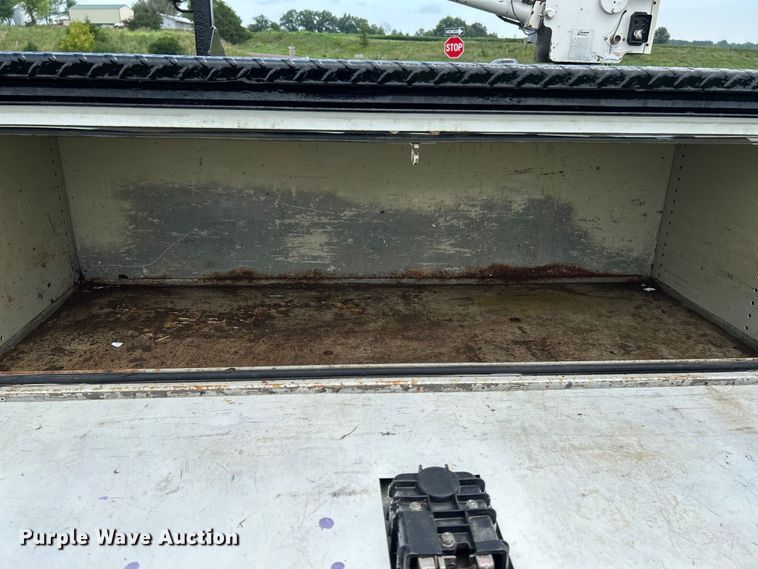 image for item NL9395 2011 Ford F550 Super Duty  utility / service truck