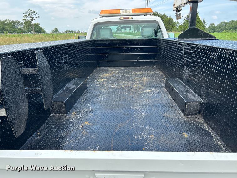 image for item NL9395 2011 Ford F550 Super Duty  utility / service truck