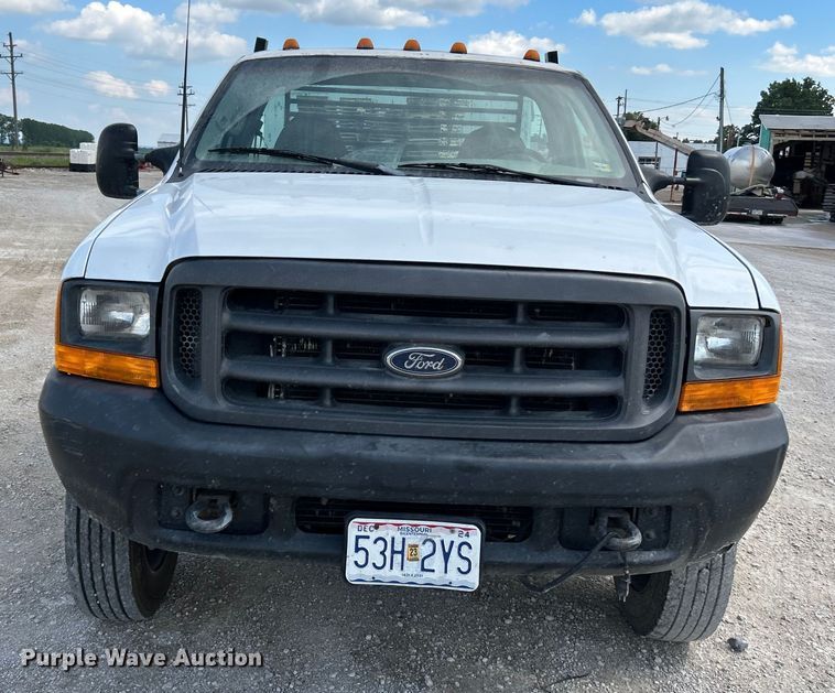 image for item NL9402 2000 Ford F450 Super Duty XL  flatbed truck