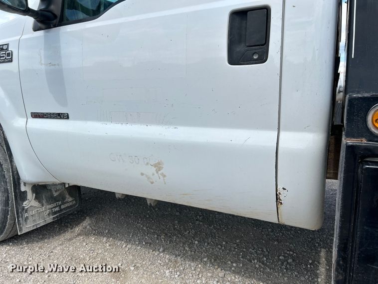 image for item NL9402 2000 Ford F450 Super Duty XL  flatbed truck