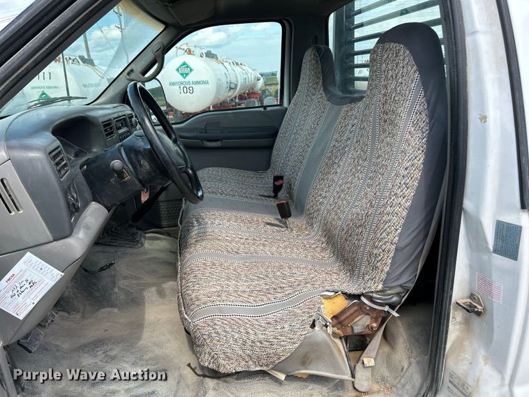 image for item NL9402 2000 Ford F450 Super Duty XL  flatbed truck