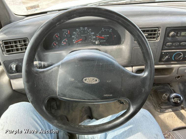 image for item NL9402 2000 Ford F450 Super Duty XL  flatbed truck