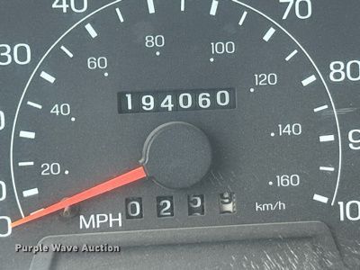 image for item NL9402 2000 Ford F450 Super Duty XL  flatbed truck