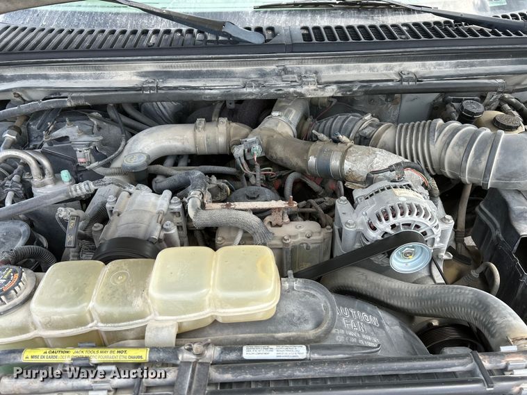 image for item NL9402 2000 Ford F450 Super Duty XL  flatbed truck