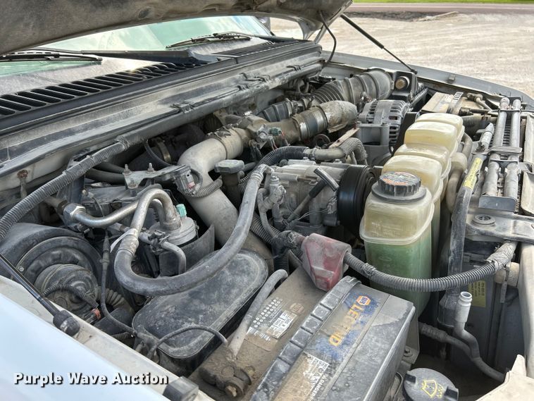 image for item NL9402 2000 Ford F450 Super Duty XL  flatbed truck