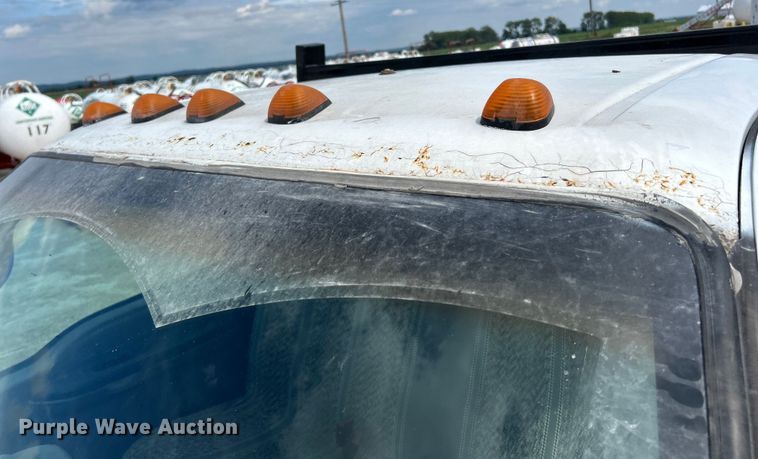 image for item NL9402 2000 Ford F450 Super Duty XL  flatbed truck