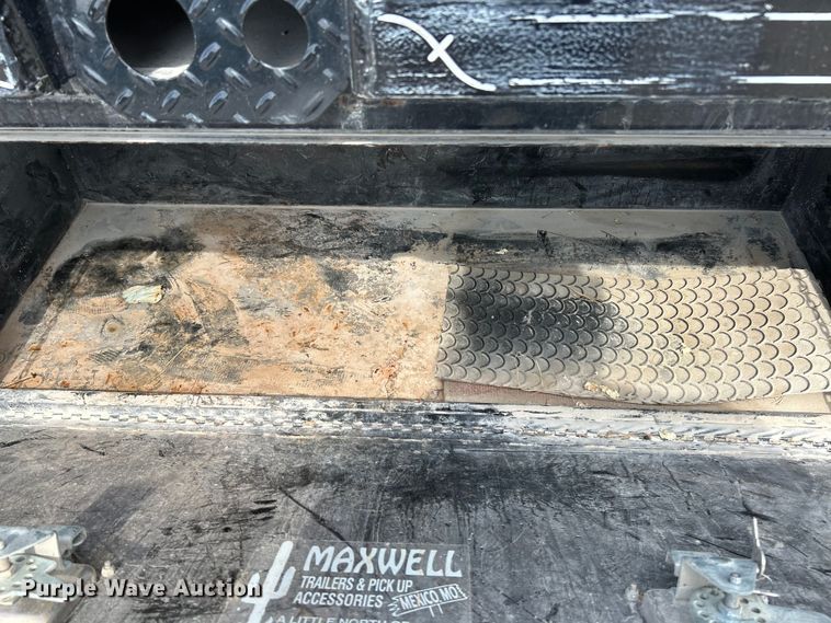 image for item NL9402 2000 Ford F450 Super Duty XL  flatbed truck