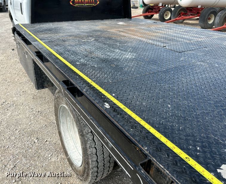 image for item NL9402 2000 Ford F450 Super Duty XL  flatbed truck