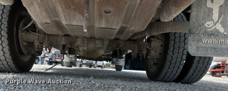 image for item NL9402 2000 Ford F450 Super Duty XL  flatbed truck