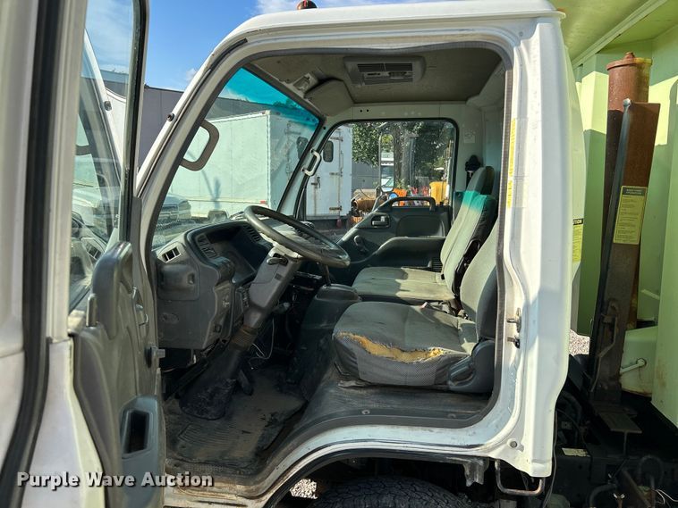 image for item NL9407 2002 GMC W4500  dump truck