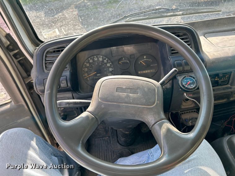 image for item NL9407 2002 GMC W4500  dump truck