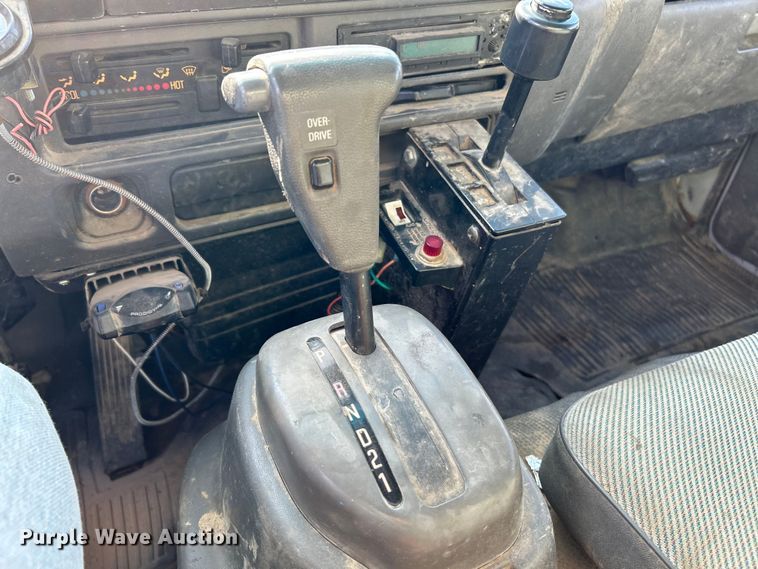 image for item NL9407 2002 GMC W4500  dump truck