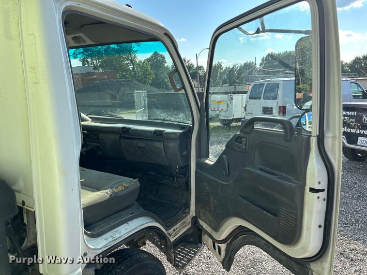 image for item NL9407 2002 GMC W4500  dump truck