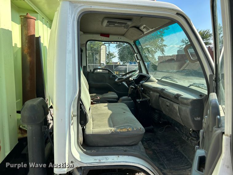 image for item NL9407 2002 GMC W4500  dump truck