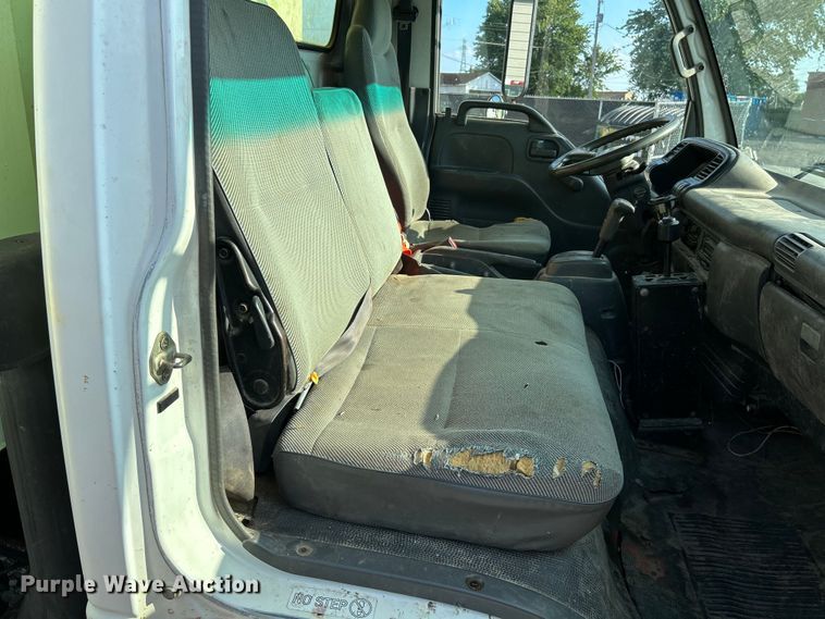 image for item NL9407 2002 GMC W4500  dump truck