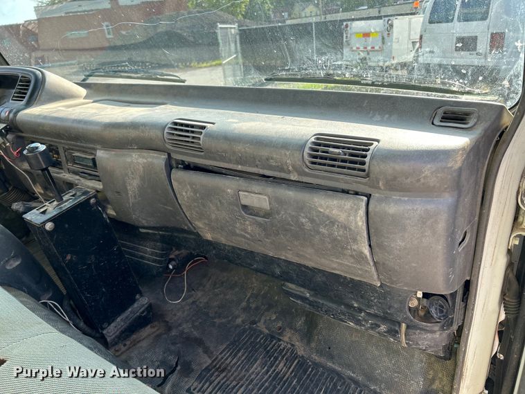 image for item NL9407 2002 GMC W4500  dump truck