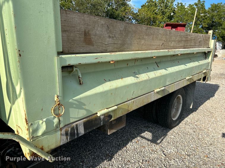 image for item NL9407 2002 GMC W4500  dump truck