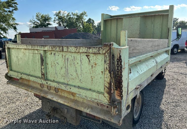 image for item NL9407 2002 GMC W4500  dump truck