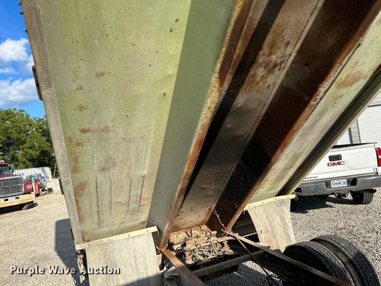 image for item NL9407 2002 GMC W4500  dump truck