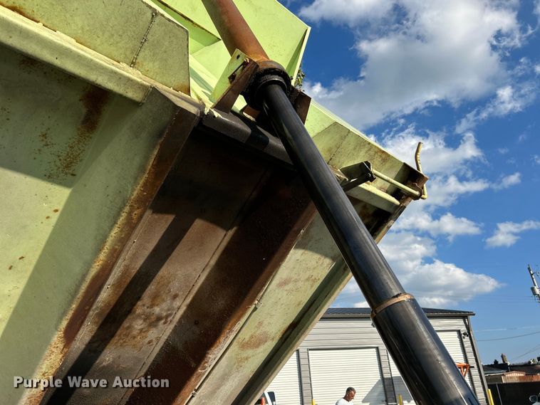 image for item NL9407 2002 GMC W4500  dump truck