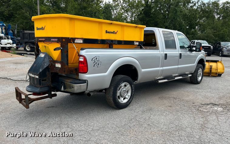 image for item NL9409 2016 Ford F350 Super Duty XLT  Crew Cab pickup truck