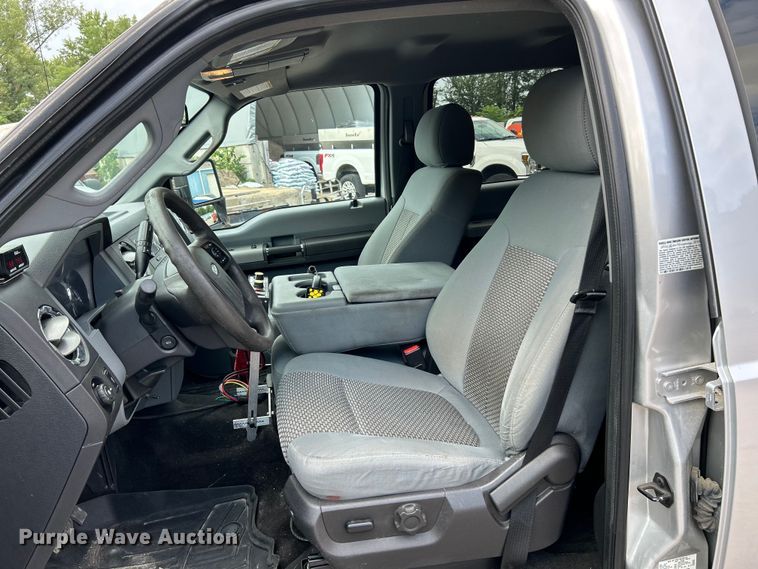 image for item NL9409 2016 Ford F350 Super Duty XLT  Crew Cab pickup truck