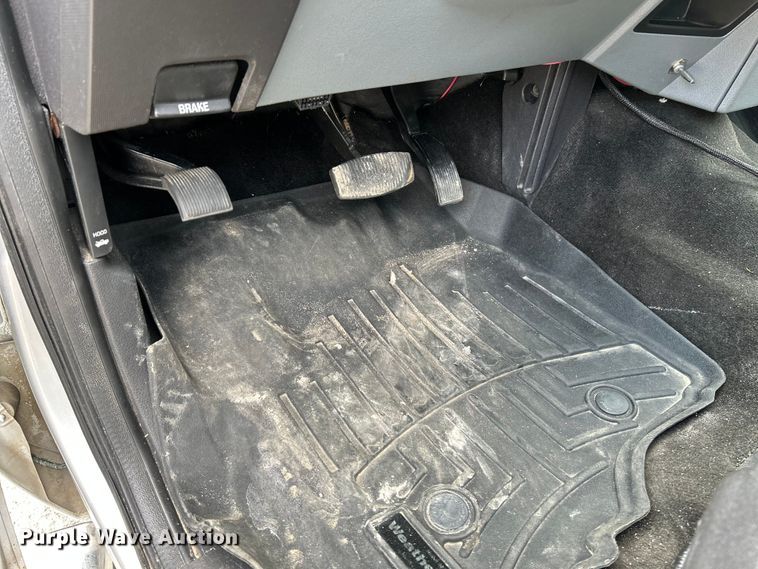 image for item NL9409 2016 Ford F350 Super Duty XLT  Crew Cab pickup truck