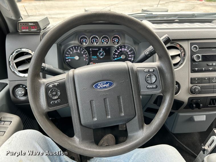image for item NL9409 2016 Ford F350 Super Duty XLT  Crew Cab pickup truck